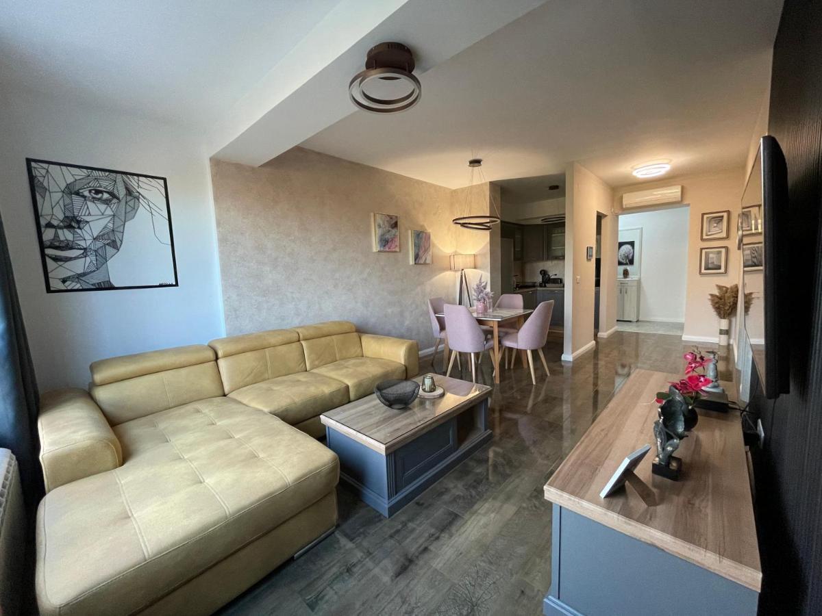 Roosevelt Apartment Скопие Екстериор снимка